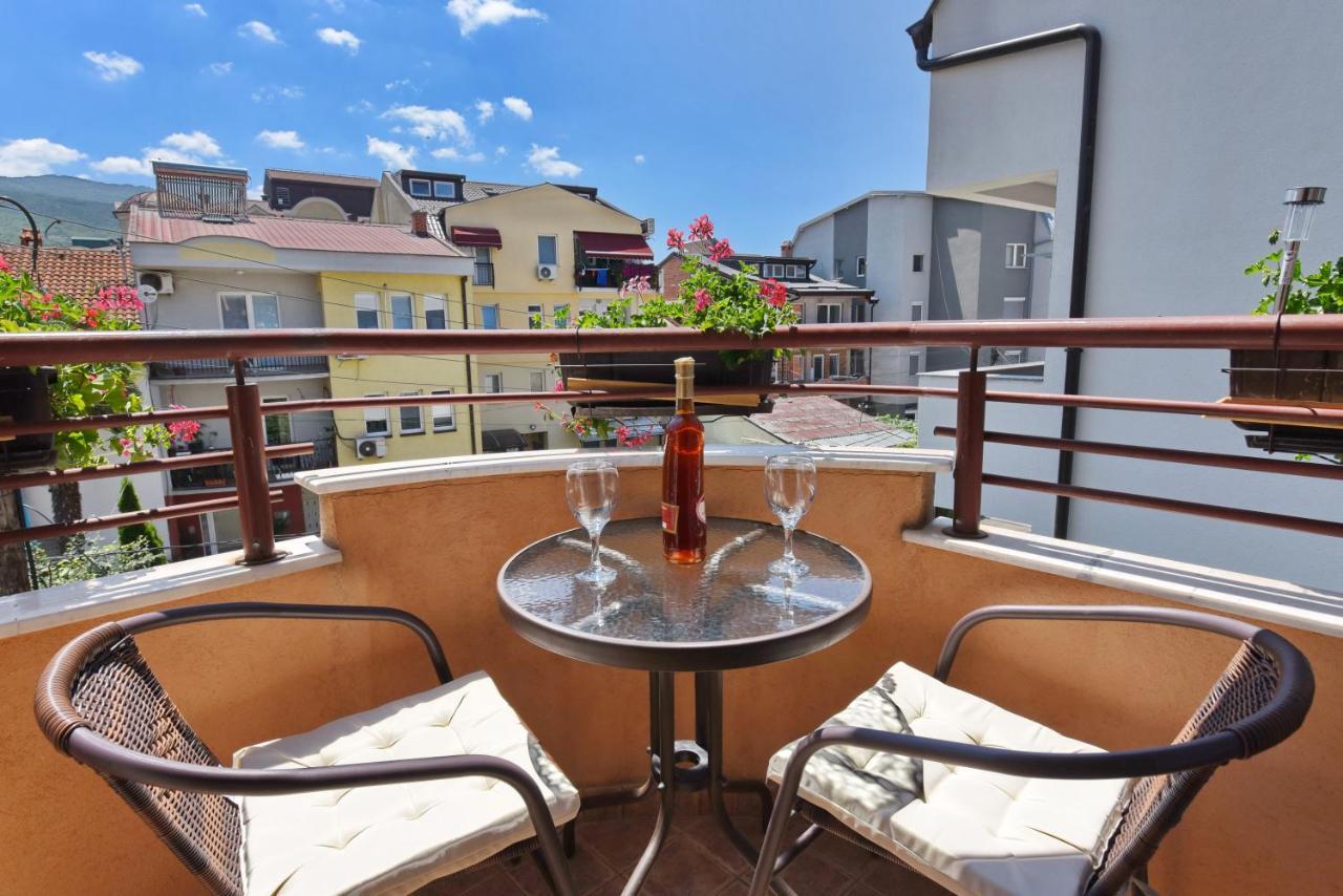 Si Apartments Ohrid With Free Parking Esterno foto